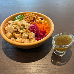 グリルチキンサラダボウル